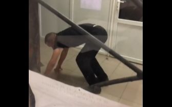 Неудачная попытка побега задержанного из полицейского участка - «Видео приколы»