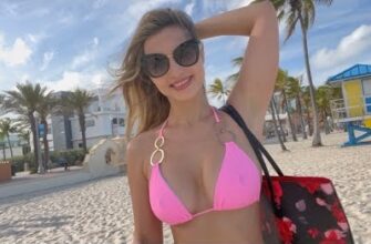 Beach day in pink bikini - «Девушки»