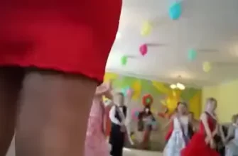 Папа снимает танец своей дочери в детском саду - «Девушки»