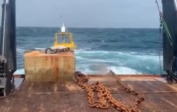 Установка буя на якорь в открытом море - «Видео приколы»