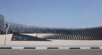 Скульптура на кольцевой развязкой в Саудовской Аравии - «Видео приколы»