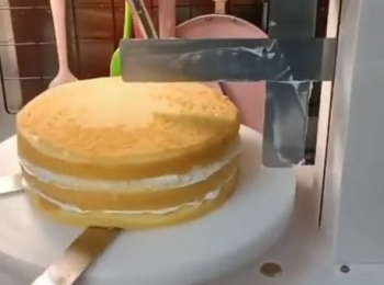 Как правильно наносить глазурь на торт - «Видео приколы»