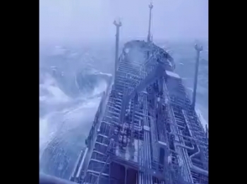 Шторм на море с точки зрения капитана корабля - «Видео приколы»